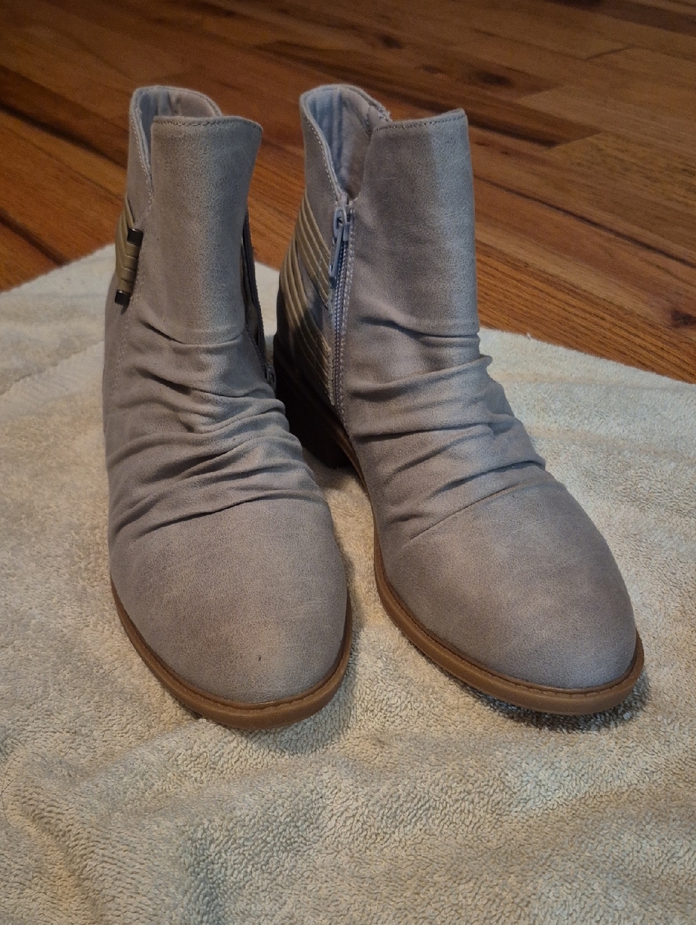 Women's Grey Ankle Boots - Sleek Casual Style By Baretraps